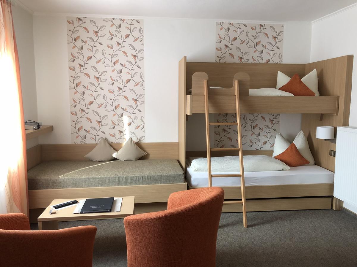 Hotel Zur Linde 3*